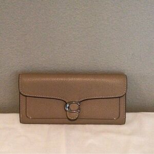 Coach Tabby Long Wallet
